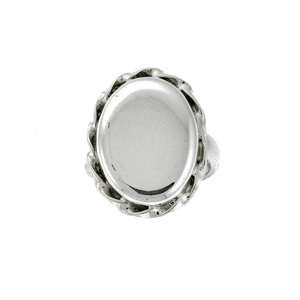 Oval Edged Scallop Monogram Ring